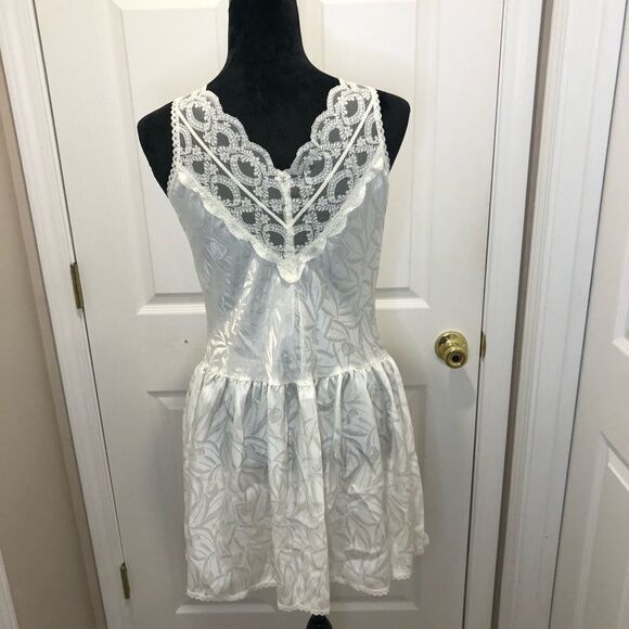 Erika Taylor vintage off white negligee nightgown, size medium - Picture 8 of 16